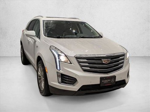 Used 2018 Cadillac XT5 Luxury w/ Driver Awareness Package image 3