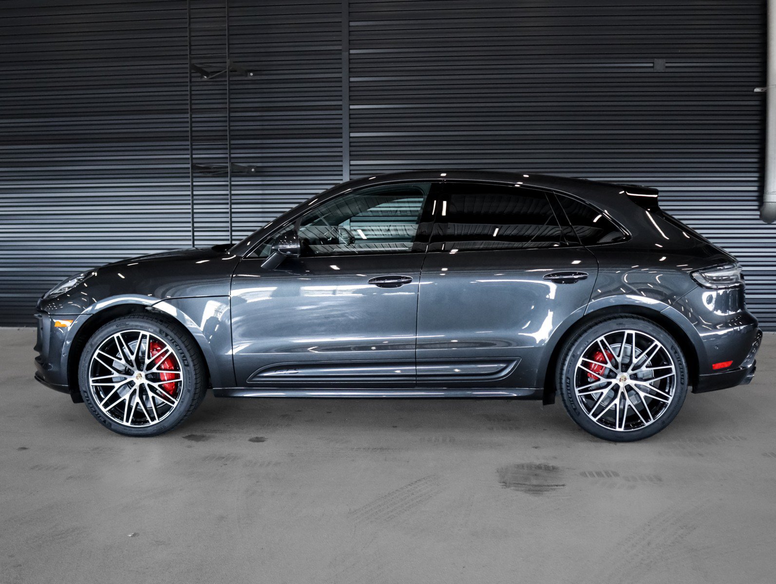 Certified 2023 Porsche Macan GTS AWD/4WD image 2