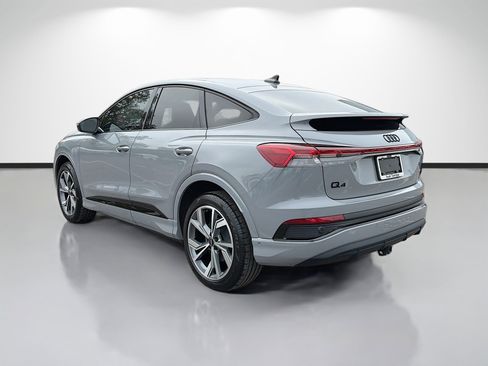 Used 2023 Audi Q4 e-tron Prestige image 5
