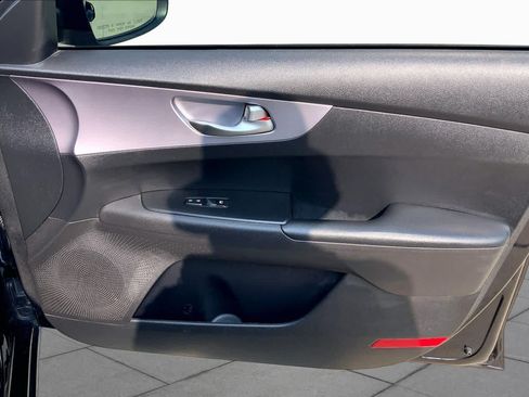 Used 2022 Kia Forte LXS FWD image 22