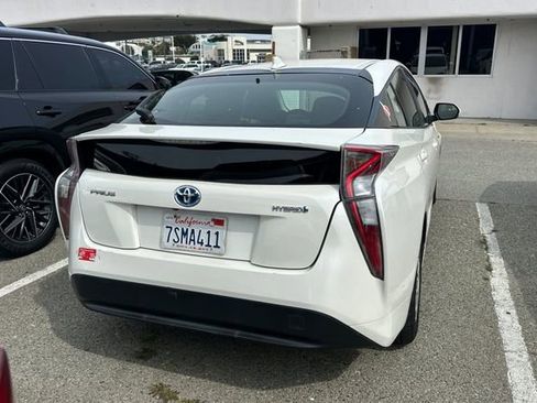 Used 2016 Toyota Prius Two image 7