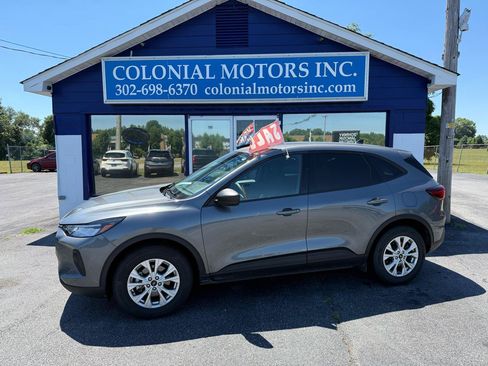 Used 2025 Ford Escape Active AWD/4WD image 2