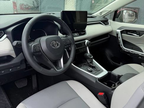 Used 2025 Toyota RAV4 XLE Premium image 3