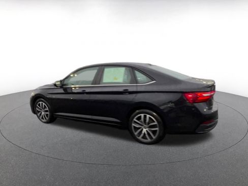 Used 2025 Volkswagen Jetta SE image 11