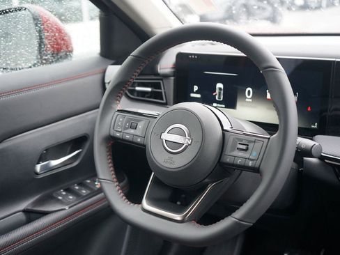 New 2025 Nissan Kicks SR image 25