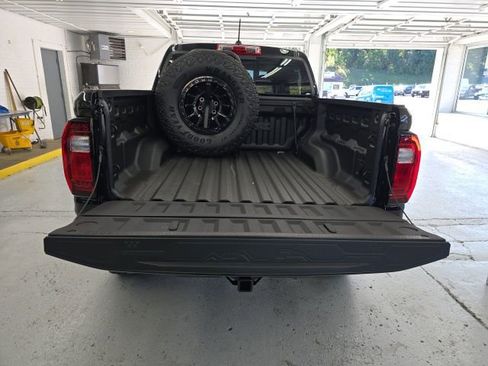 New 2024 GMC Canyon AT4X w/ AT4X AEV Edition AWD/4WD image 9