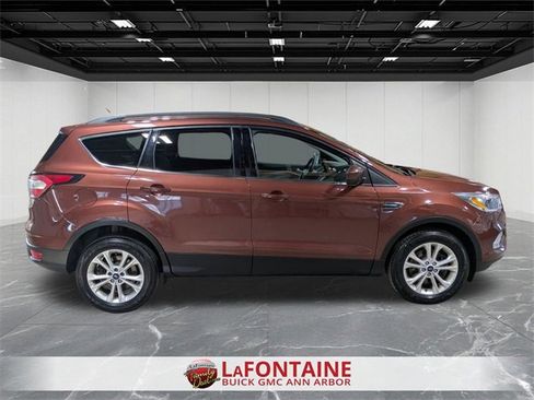 Used 2018 Ford Escape SE image 6