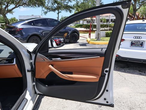 Used 2023 BMW 530e w/ Convenience Package RWD image 23