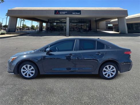 Used 2023 Toyota Corolla Hybrid Sedan image 2