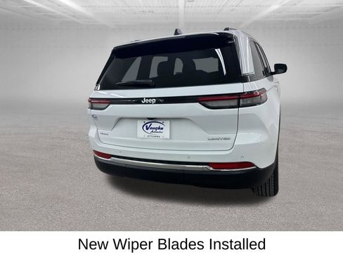 Used 2025 Jeep Grand Cherokee Limited image 12