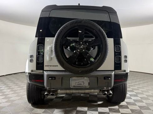 Certified 2025 Land Rover Defender 110 V8 AWD/4WD image 7