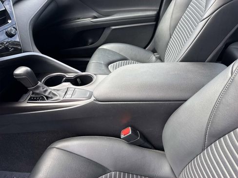 Used 2024 Toyota Camry SE image 20