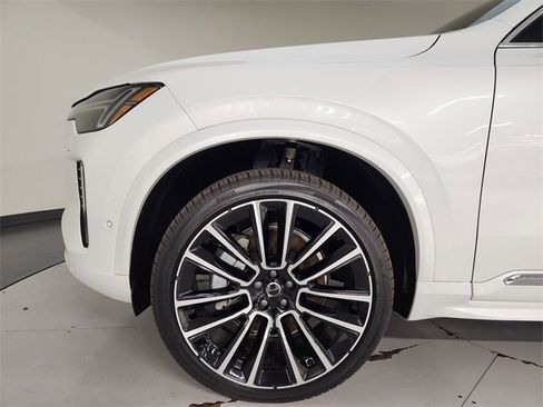 New 2026 Volvo XC90 B6 Plus w/ Protection Package Premier image 11