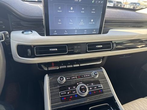 Used 2023 Lincoln Aviator Black Label w/ Class IV Trailer Tow Package image 28