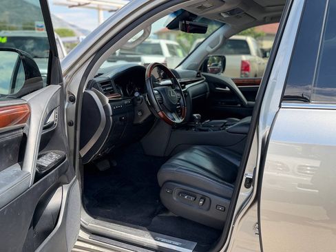 Used 2017 Lexus LX 570 4WD w/ Luxury Package image 44