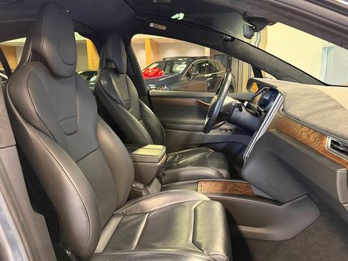 Used 2017 Tesla Model X 90D image 26