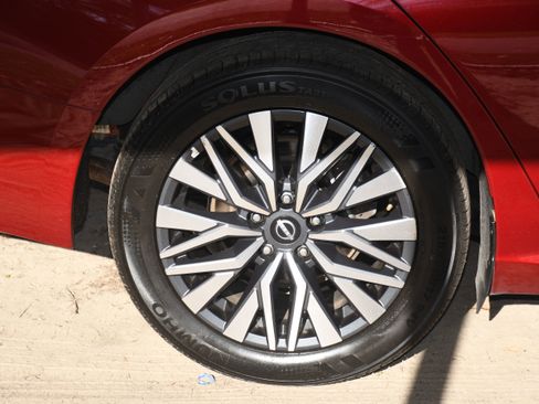 Used 2024 Nissan Altima 2.5 SV image 20