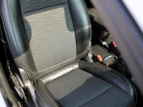 Used 2016 Buick Encore FWD image 12