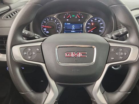 Used 2024 GMC Terrain SLE w/ Driver Convenience Package image 3