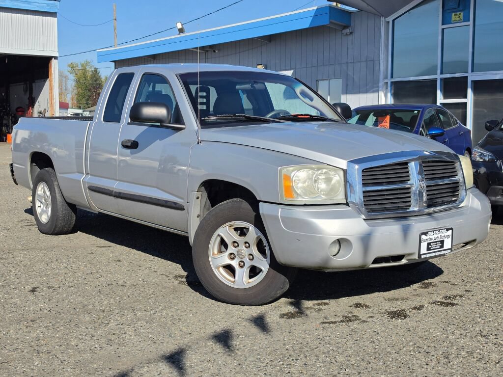 Used 2005 Dodge Dakota SLT RWD image 1