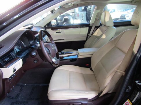 Used 2018 Lexus ES 350 w/ Premier Package FWD image 9