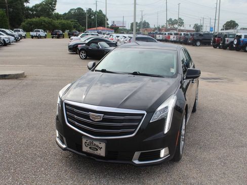 Used 2019 Cadillac XTS Luxury FWD image 3