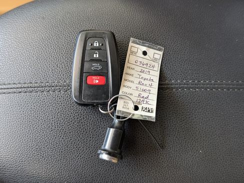 Used 2019 Toyota RAV4 XLE Premium FWD image 34