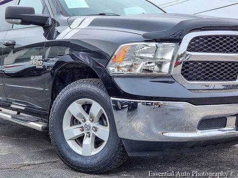 Used 2019 RAM 1500 Classic SLT w/ Luxury Group AWD/4WD image 3
