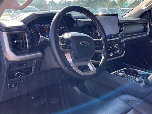 Used 2024 Ford Expedition XLT image 39