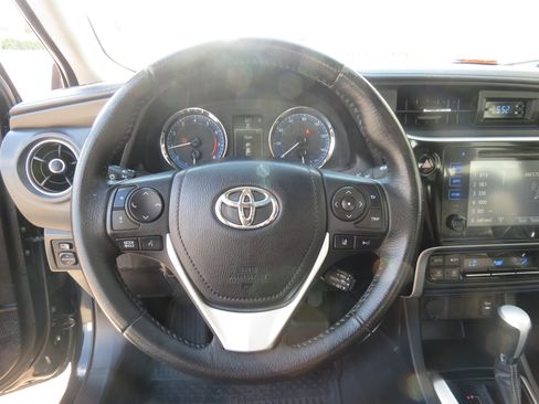 Used 2017 Toyota Corolla SE w/ SE Premium Package FWD image 13