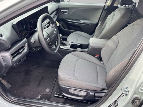 Used 2025 Kia K4 LXS image 9