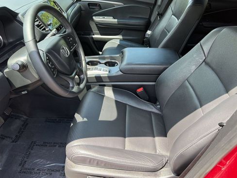 Used 2025 Honda Passport EX-L image 5