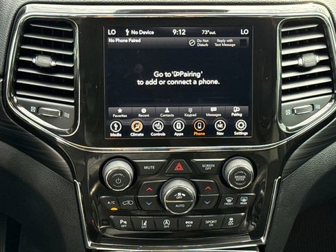 Used 2021 Jeep Grand Cherokee Laredo X RWD image 12
