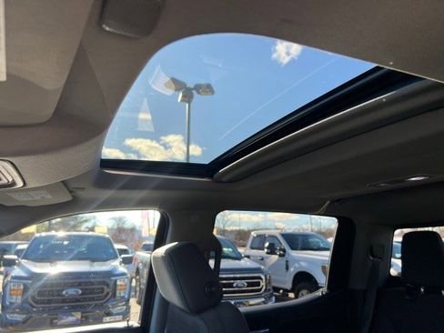 Used 2019 GMC Sierra 1500 SLE w/ SLE Value Package image 18