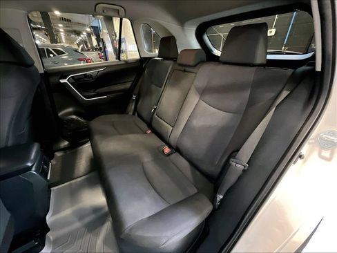 Used 2020 Toyota RAV4 LE w/ Carpet Mat Package AWD/4WD image 15
