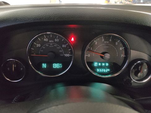 Used 2017 Jeep Wrangler Sport w/ Quick Order Package 24S AWD/4WD image 23