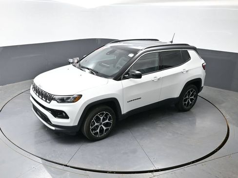 Used 2025 Jeep Compass Limited AWD/4WD image 44