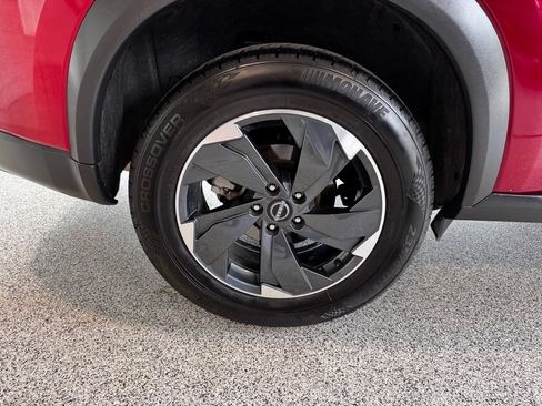 Used 2025 Nissan Rogue SV AWD/4WD image 8
