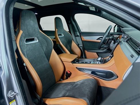 Certified 2024 Jaguar F-PACE SVR image 28