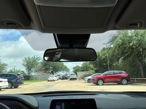 Used 2025 Nissan Altima 2.5 SV FWD image 18