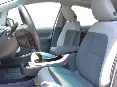 Used 2017 Chevrolet Bolt LT FWD image 11