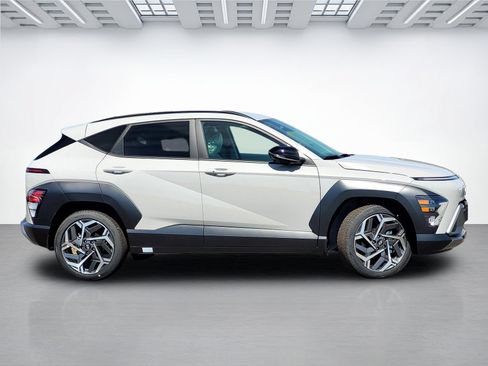 New 2026 Hyundai Kona SEL Premium FWD image 3
