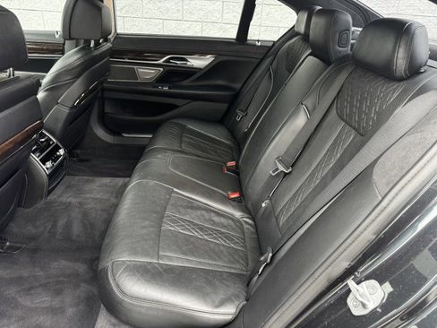 Used 2016 BMW 750i 750i w/ M Sport Package image 8
