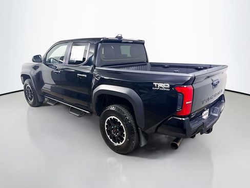 Certified 2024 Toyota Tacoma TRD Off-Road AWD/4WD image 5