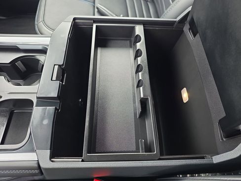 Used 2025 Ford F250 Platinum image 41