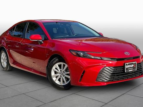 Used 2026 Toyota Camry LE w/ Convenience Package FWD image 3