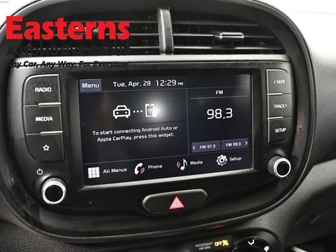 Used 2023 Kia Soul LX w/ Option Group 015 FWD image 19