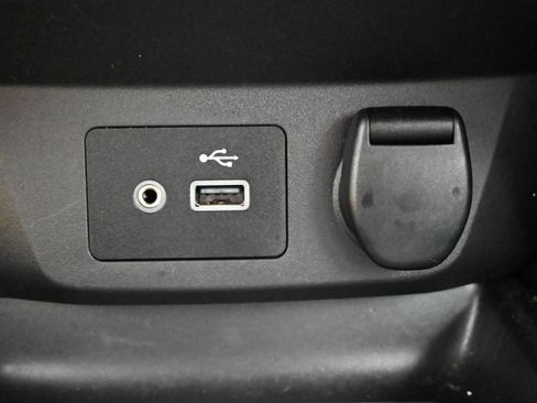 Used 2020 Nissan Rogue Sport SV image 18