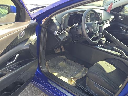 Used 2023 Hyundai Elantra SEL image 5
