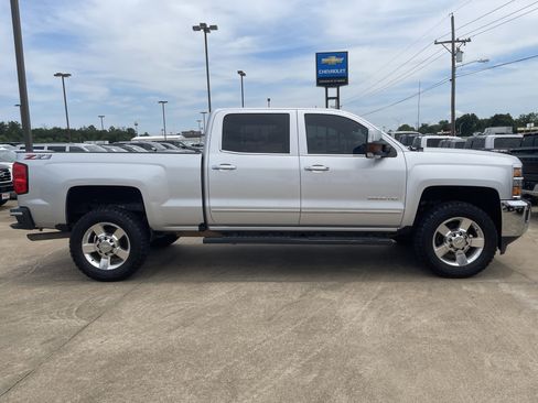 Used 2018 Chevrolet Silverado 2500 LTZ w/ Vortec Plus Package AWD/4WD image 3